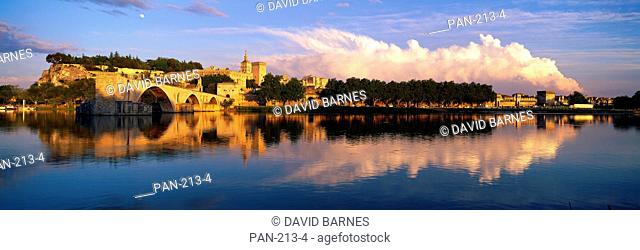 Pont St. Benezet, Rhone River, Avignon, Vaucluse, Provence, France