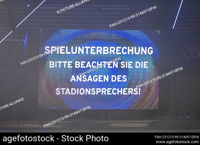 15 December 2023, North Rhine-Westphalia, Paderborn: Soccer: Bundesliga 2, SC Paderborn 07 - Hansa Rostock, Matchday 17, Home Deluxe Arena: The scoreboard shows...