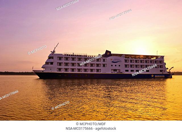 Iberostar Grand Amazon cruise ship om Amazon River, Amazon, Brazil