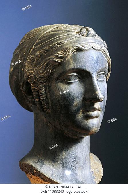 Bust of Sappho (Ereso, ca 640 BC - Lefkada, ca 570 BC), Greek poet. Black basalt sculpture from 6th century BC, probably reworked between 16th-18th century