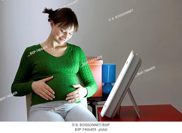 PREGNANT WOMAN LIGHT THERAPY Model