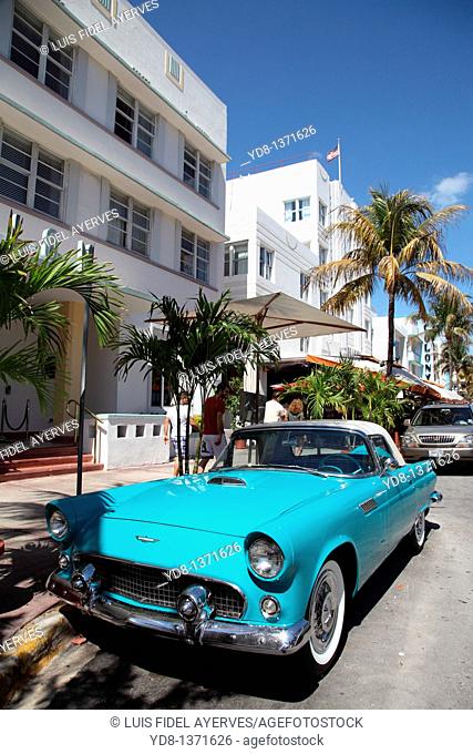 Old car on Ocean Drive, Miami Beach, Florida, USA