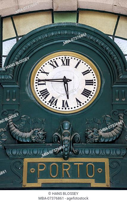Station Clock, Sao Bento Porto Station, Azulojos Tiles, Station Hall, Oporto, Porto District, Portugal, Europe
