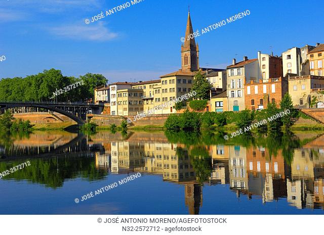 Montauban, River Tarn, Quai vilebourbon, Tarn-et-Garonne Departement , Midi-Pyrenees, France, Europe