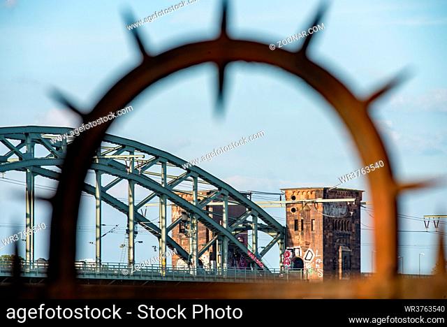 Eisenbahnbrücke Südbrücke über den Rhein