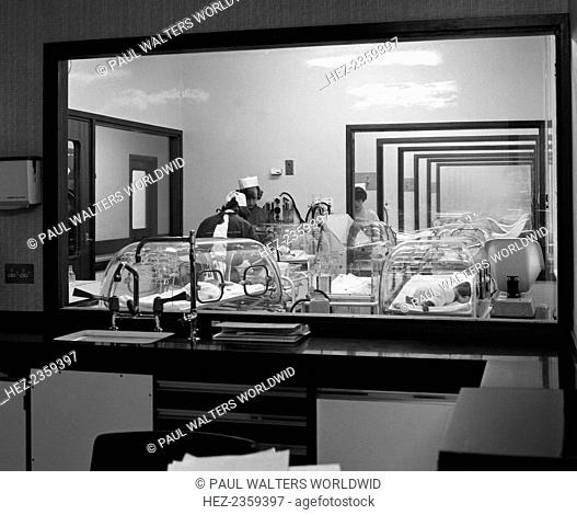 Special care unit for premature babies, Nether Edge Hospital, Sheffield, South Yorkshire, 1969. Babies being cared for in incubators