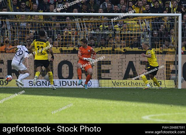 Erling HAALAND (DO) scores the goal to 3:2 Soccer 1st Bundesliga, 32nd matchday, Borussia Dortmund (DO) - VfL Bochum (BO) 3:4 on April 30th
