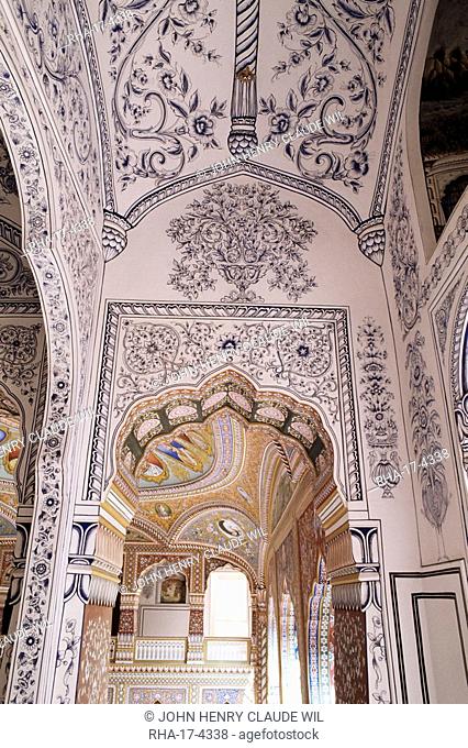 Painted walls in the main reception hall to the fort, Kuchaman Fort, Kuchaman, Rajasthan state, India, Asia