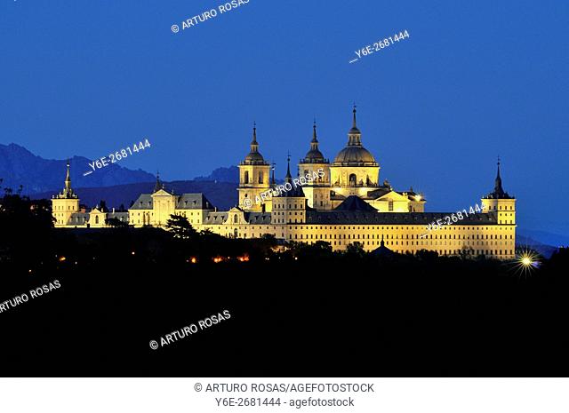 Night shoot of the Monastery of San Lorenzo de El Escorial in Madrid