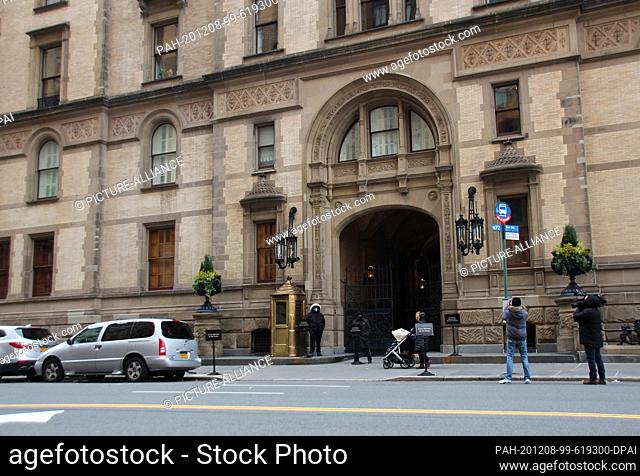 08 December 2020, US, New York: The Dakota apartment complex on the Upper West Side - right in front of the Dakota, the British musician John Lennon was...