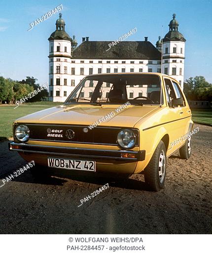 A yellow VW Golf is in September 1976 in front of Skokloster Castle near the Swedish capital Stockholm. The Golf is the first Volkswagen with diesel engine