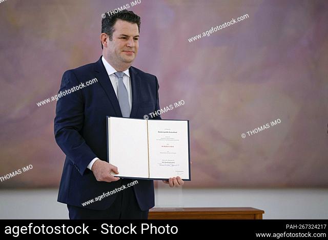Hubertus Heil, designated Federal Minister for Labor and Social Affairs, receives his certificate of appointment from Federal President Frank-Walter Steinmeier...