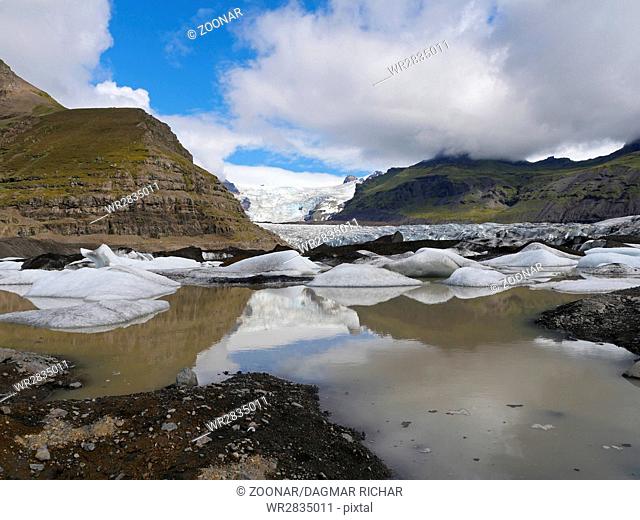 Svinafellsjokull glacier in Skaftafell national park, Iceland