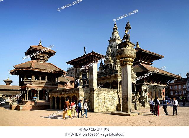 Nepal, Kathmandu valley, Bhaktapur listed as World Heritage by UNESCO, temples at Durbar Square (archives)