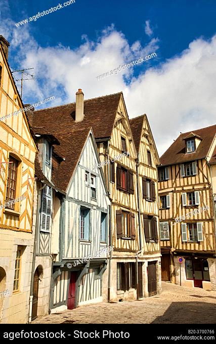Rue de la Marine, Auxerre, Yonne, Burgundy, Bourgogne, France, Europe