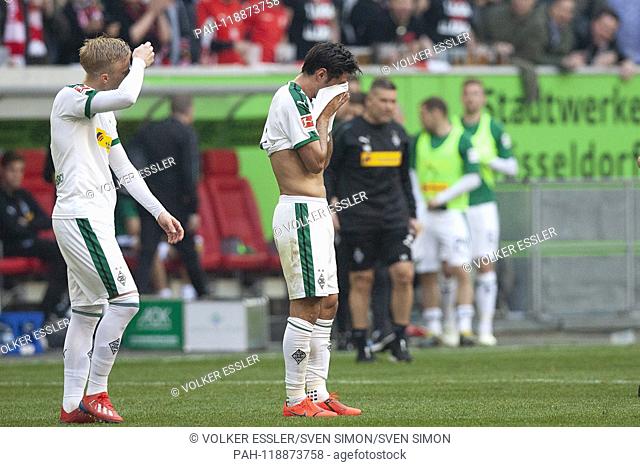 Lars STINDL (MG, right) and Oscar WENDT (MG, left) may not look after the game. Face hidden in the jersey. Disappointment, helpless, frustrated