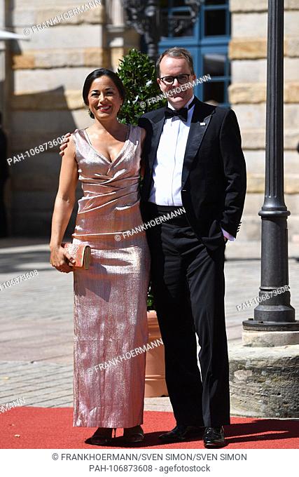 Markus RINDERSPACHER (SPD politician) with wife Christine, on her arrival. Opening of the Bayreuth Richard Wagner Festival 2018. Red carpet on 25.07