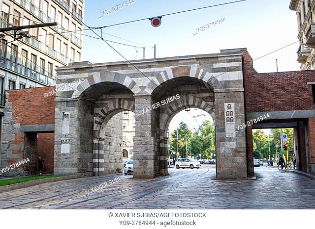 Porta Nuova, Plaza de La Scala, Milan, Lombardy, Italy