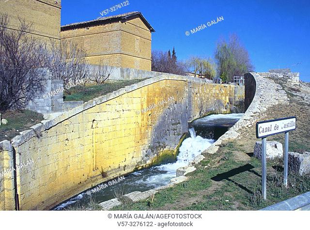 Floodgate. Canal de Castilla. Grijota, Palencia province, Castilla Leon, Spain