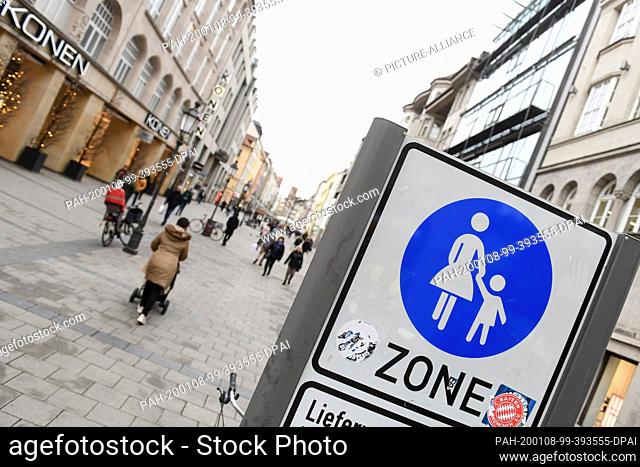 08 January 2020, Bavaria, Munich: A traffic sign points to the pedestrian zone on Sendlinger Straße. Since December 2019