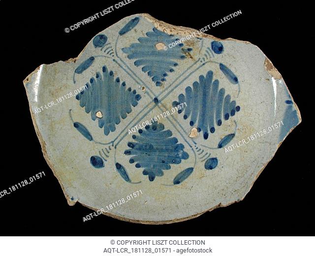 S, Fragment majolica dish, blue on white, highly simplified four-leaved motif, signed, plate crockery holder soil find ceramic earthenware glaze