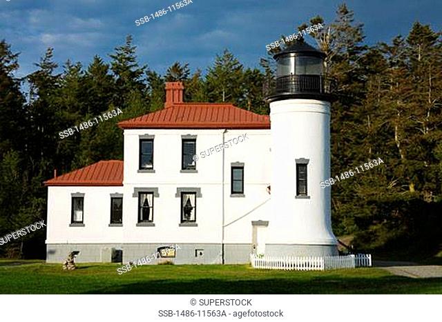 Admiralty Head Lighthouse, Fort Casey State Park, Whidbey Island, Washington State, USA