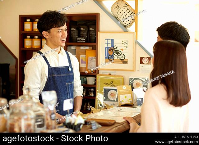 Young Japanese couple at a cafe