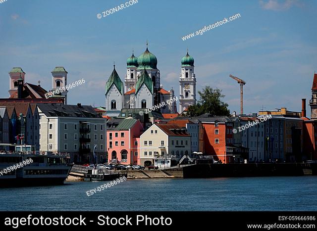 Passau - City of Three Rivers. Passau - Dreiflüssestadt. St. Stephen's Cathedral. Dom St. Stephan