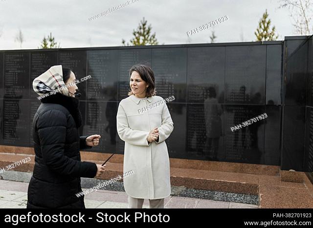 (RL) Annalena Baerbock (Alliance 90/The Greens), Federal Foreign Minister, photographed with Fariza Askhatova, museum guide of the ALZHIR memorial