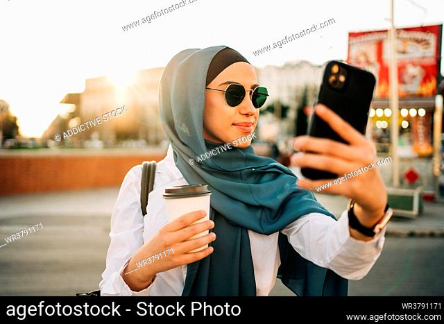 urban, headscarf, muslim, hijab, selfie