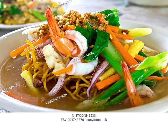 Yellow noodle seafood