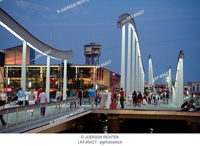Bridge to Maremagnum shopping center, Port Vell, harbour, Ciutat Vella, Barcelona, Spain