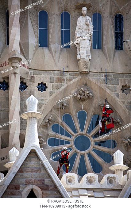 Spain, Europe, Barcelona, City, Sagrada Familia, church, workers, Gaudi, cleaning, hanging, red, facade, window, worker