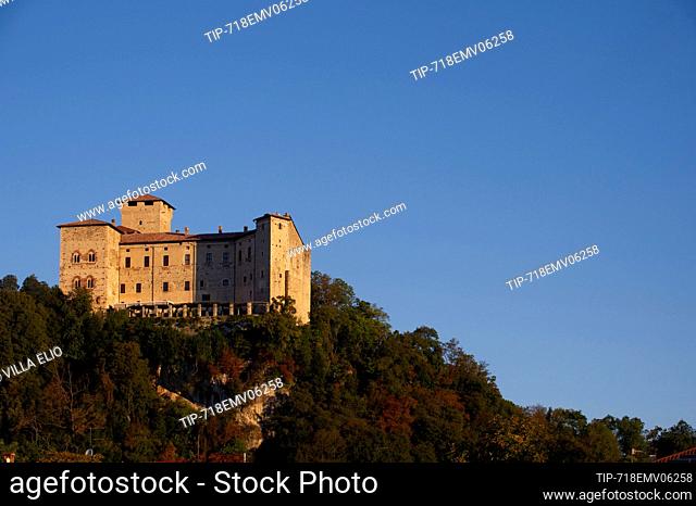 Europe, Italy, Lombardy, Varese, Lake Maggiore, Angera, the castle