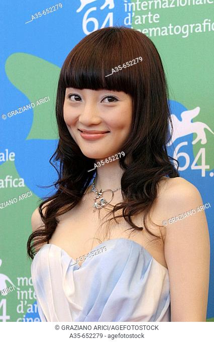 08-09-2007 - 64th Venice International Film Festival - Film 'Tiantang kou' (Blood Brothers): actress Lulu Li