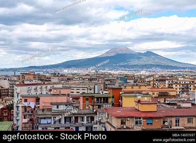 Panoramic view of mount Vesuvius, the cities of Stabia and Pompeii in front, Southern Italy