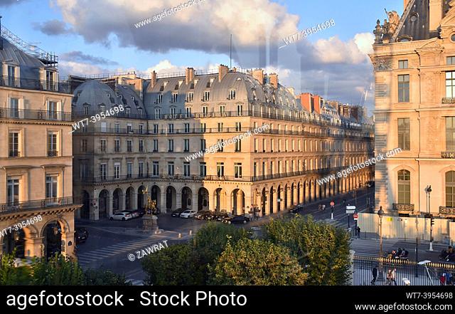 Rue de Rivoli, Place des Pyramides, Jeanne d ' Arc Monument , Louvre, seen from. ferris wheel