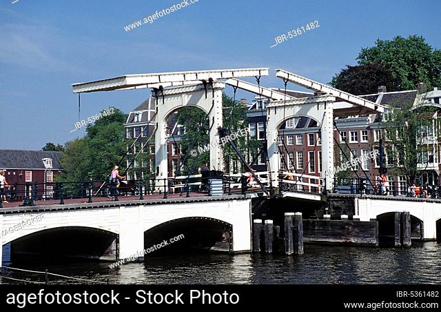Drawbridge 'Magere Brug' over Amstel, Amsterdam, Magere Bridge, Netherlands
