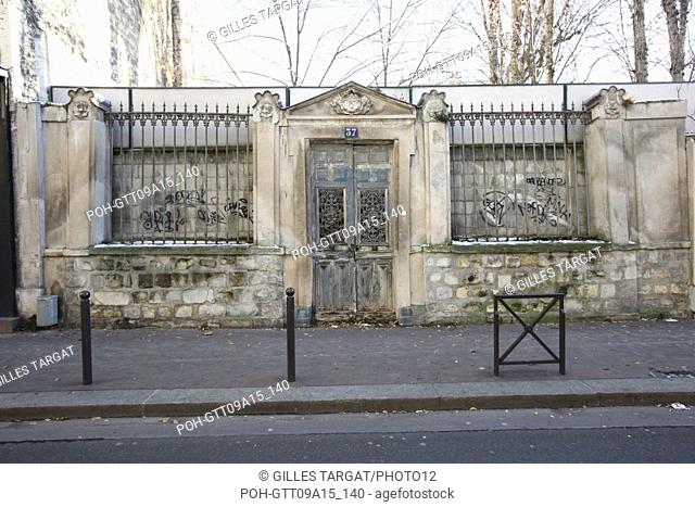 tourism, France, paris 16th arrondissement, 37 rue boileau, street, former townhouse walled, ruins, patrimony, works, graffiti, graffiti, environment, pollution