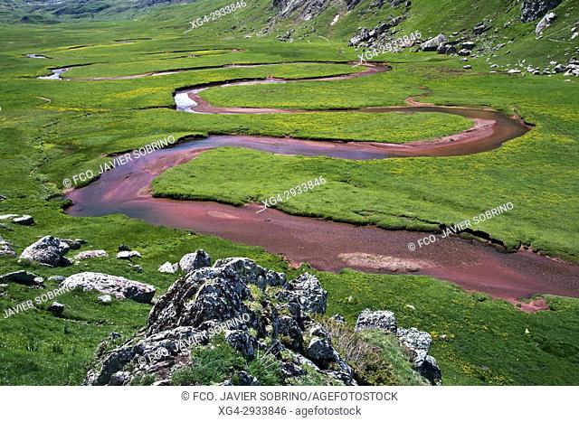 Valle de Aguas Tuertas - Hecho - Huesca - Pirineos - Aragón - España - Europa