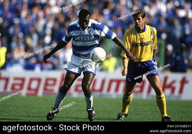 firo Fuvuball, football, 1st Bundesliga, season 1996/1997, archive photo, 96/97 archive images, MSV Duisburg Bachirou Salou, duels