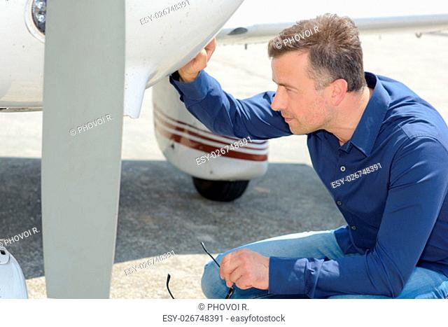 checking at the propeller