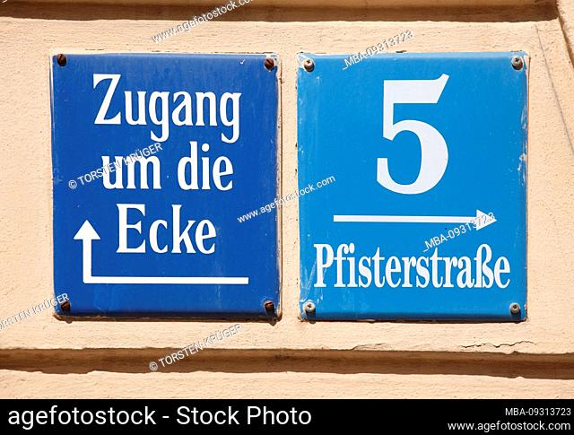 Blue house number sign number five, sign access around the corner, am Platzl, Pfisterstraße, Munich, Upper Bavaria, Bavaria, Germany, Europe, Munich