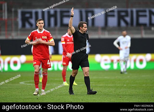 referee Tobias Stieler does not give the 1-2 for Hoffenheim after video evidence. GES / Football / 1. Bundesliga: Union Berlin - TSG 1899 Hoffenheim