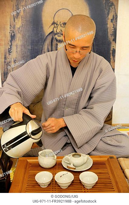 Tea ceremony in a Korean buddhist temple