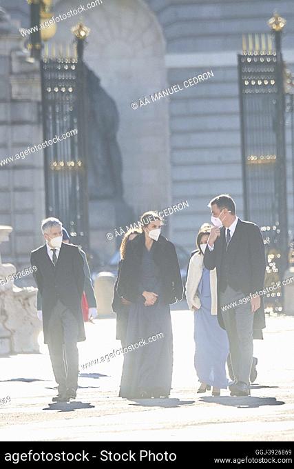 La reina Letizia de España, Pedro Sanchez, president del gobierno, Margarita Robles, Fernando Grande Marlaska asisten al Desfile Militar de Año Nuevo 2022 en el...