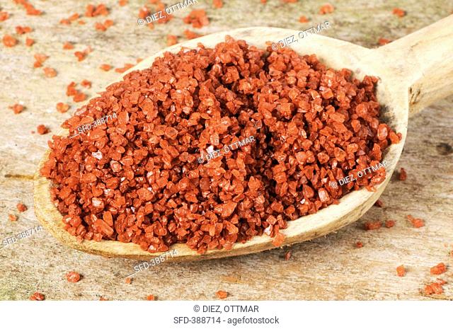 Red Hawaiian sea salt with 1-2 Alaea clay
