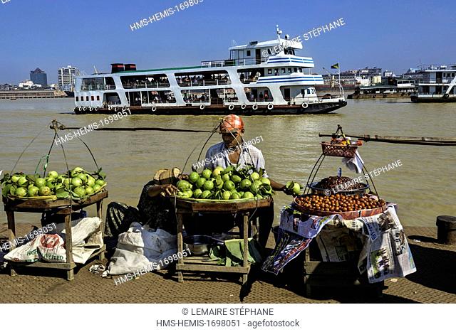 Myanmar (Burma), Yangon division, Yangon, Pansodan jetty, Irrawady river (Ayeyarwady), ferry crossing the Yangon river to join Dala township