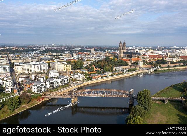Historic HubbbrÃ¼cke, Elbe promenade with cathedral, Magdeburg, Saxony-Anhalt, Germany