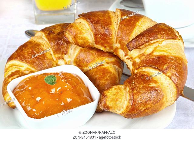 breakfast with croissants